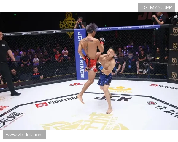 艾伦·纳西门托第二回合蟒蛇绞降服科迪·杜登 完美制胜